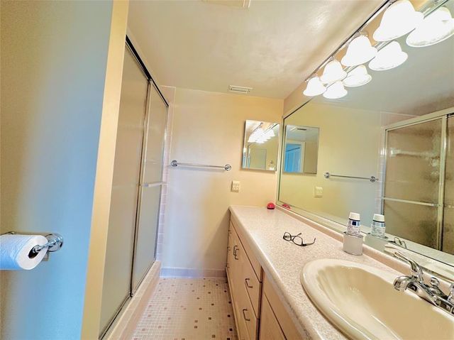 5609 Coral Lake 109, Margate, FL 33063