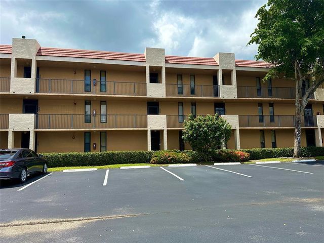 5609 Coral Lake 109, Margate, FL 33063
