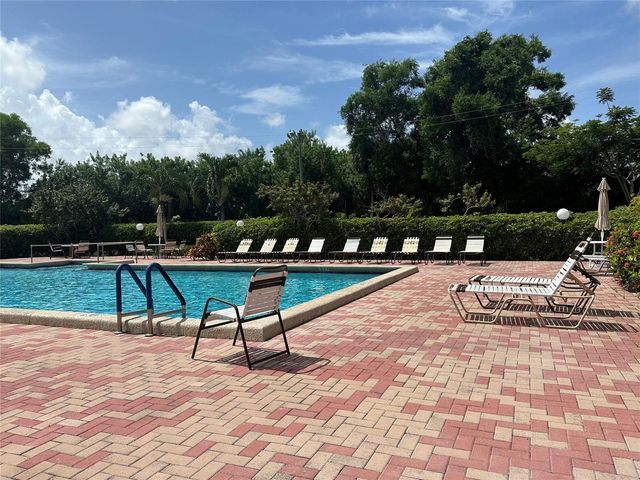 5609 Coral Lake 109, Margate, FL 33063