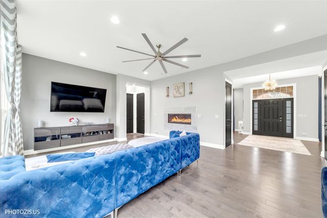 1120 Ashley Lane, Inverness, IL 60010