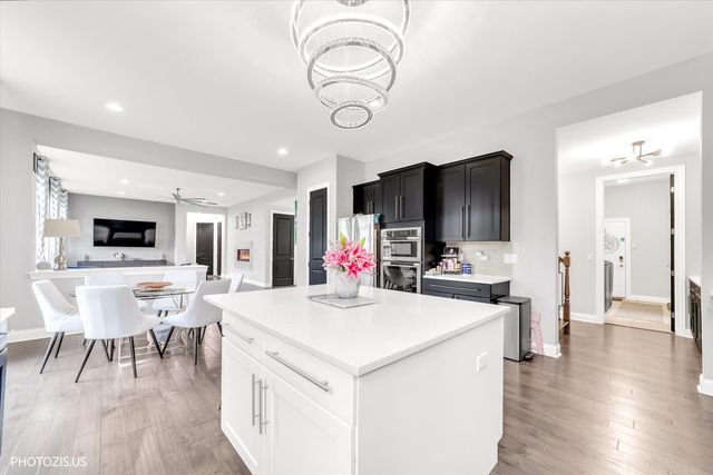 1120 Ashley Lane, Inverness, IL 60010