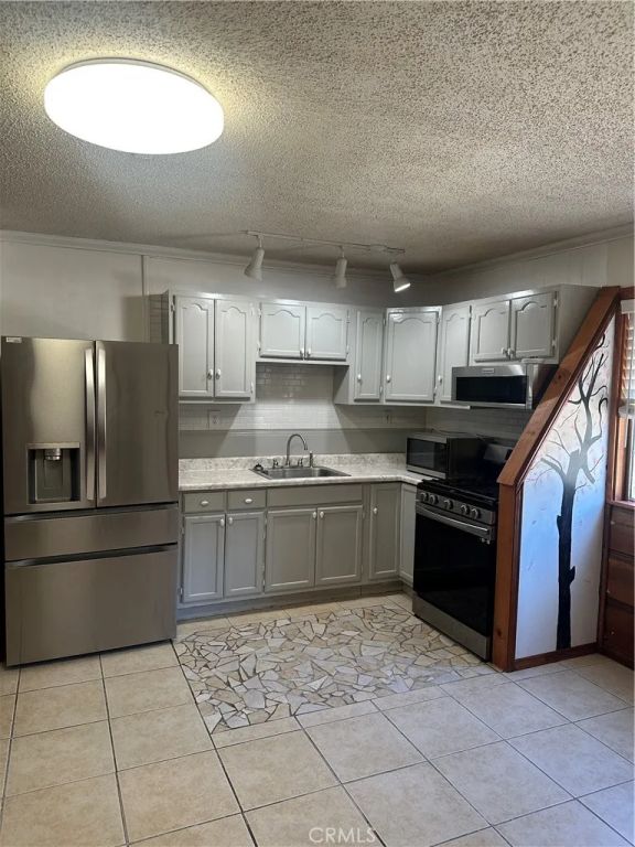 8731 S Gramercy, Los Angeles, CA 90047