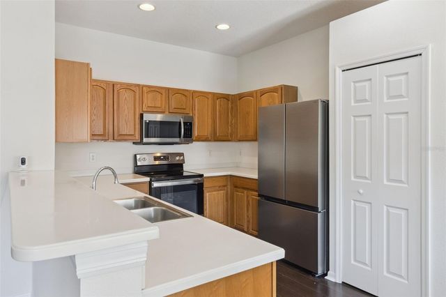725 STAR POINTE DRIVE, Seffner, FL 33584