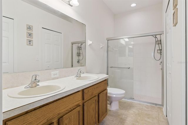 725 STAR POINTE DRIVE, Seffner, FL 33584