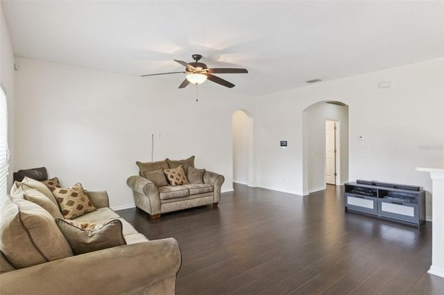 725 STAR POINTE DRIVE, Seffner, FL 33584