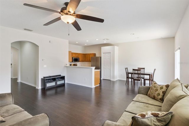 725 STAR POINTE DRIVE, Seffner, FL 33584