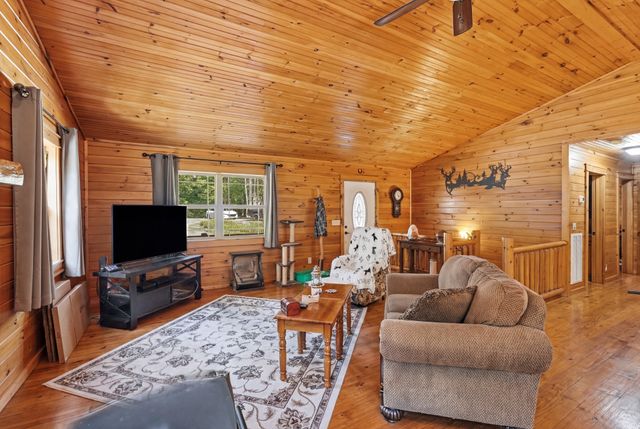 5010 Hidden Ln, Crawford, TN 38554