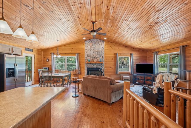 5010 Hidden Ln, Crawford, TN 38554