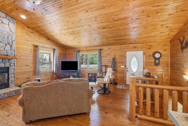 5010 Hidden Ln, Crawford, TN 38554