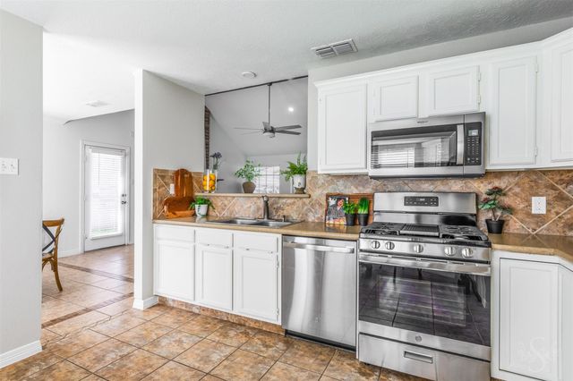 16331 Mccormick Dr, Houston, TX 77095