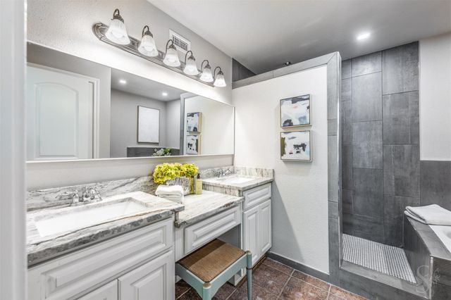 16331 Mccormick Dr, Houston, TX 77095