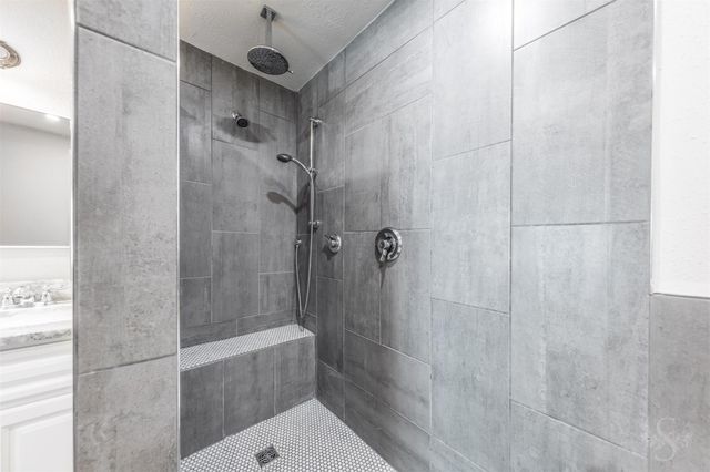 16331 Mccormick Dr, Houston, TX 77095