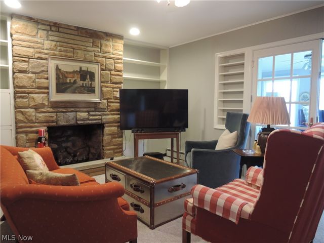2004 Burning Tree Lane, Youngstown, OH 44505