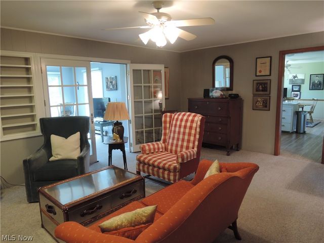 2004 Burning Tree Lane, Youngstown, OH 44505
