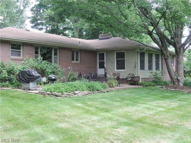 2004 Burning Tree Lane, Youngstown, OH 44505
