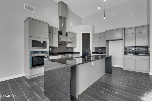 13316 Emerald Wind Court, Horizon City, TX 79928