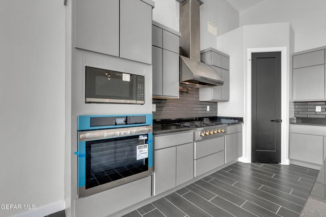 13316 Emerald Wind Court, Horizon City, TX 79928