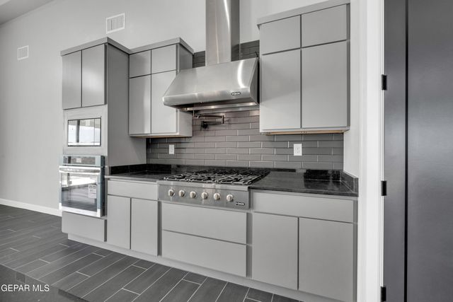 13316 Emerald Wind Court, Horizon City, TX 79928