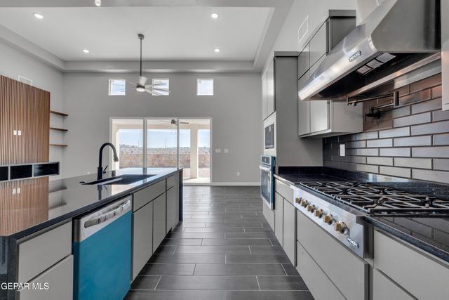 13316 Emerald Wind Court, Horizon City, TX 79928