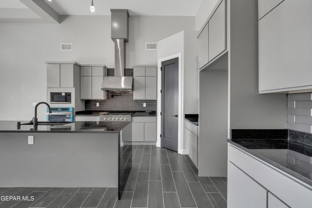 13316 Emerald Wind Court, Horizon City, TX 79928