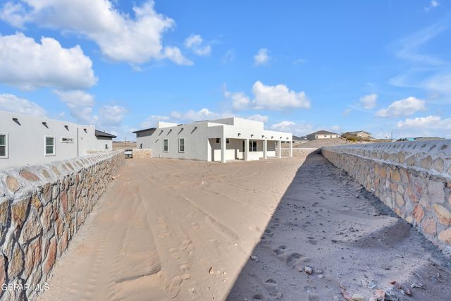 13316 Emerald Wind Court, Horizon City, TX 79928