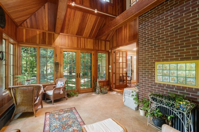 270 Concord Rd, Lincoln, MA 01773