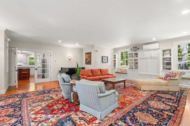 270 Concord Rd, Lincoln, MA 01773