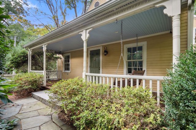 270 Concord Rd, Lincoln, MA 01773