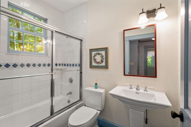 270 Concord Rd, Lincoln, MA 01773