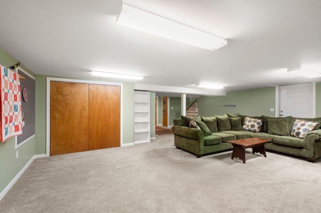 270 Concord Rd, Lincoln, MA 01773