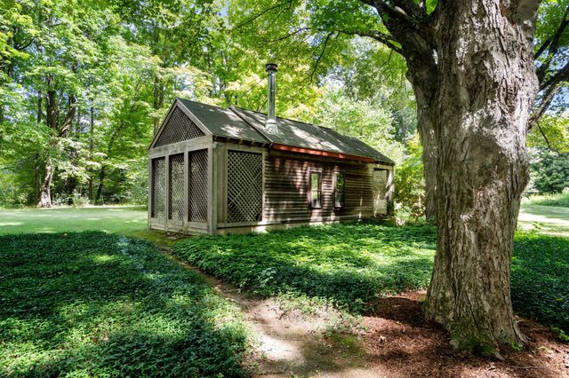 270 Concord Rd, Lincoln, MA 01773