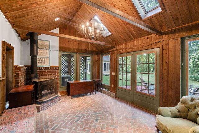 270 Concord Rd, Lincoln, MA 01773