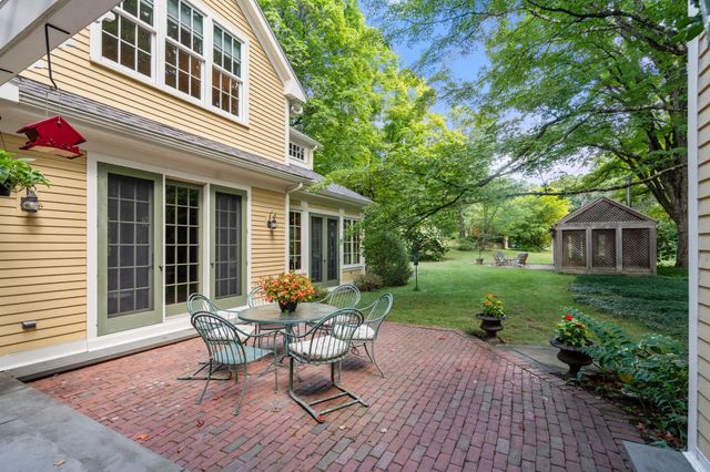 270 Concord Rd, Lincoln, MA 01773