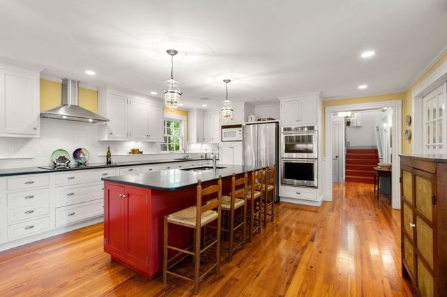 270 Concord Rd, Lincoln, MA 01773