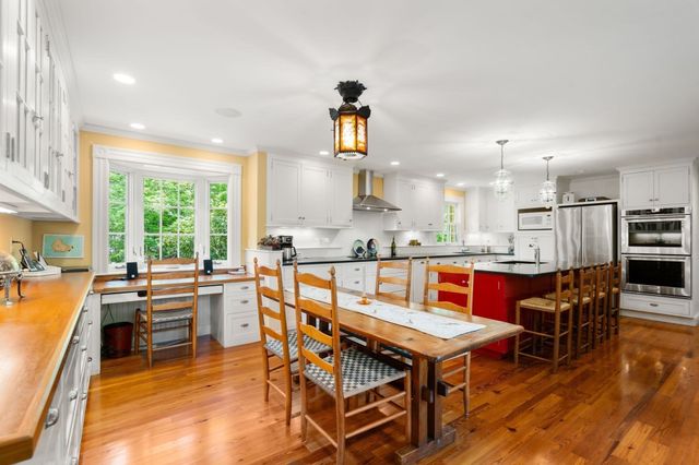 270 Concord Rd, Lincoln, MA 01773