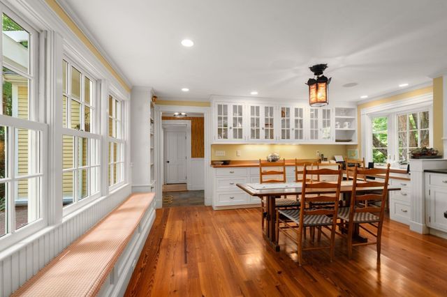270 Concord Rd, Lincoln, MA 01773