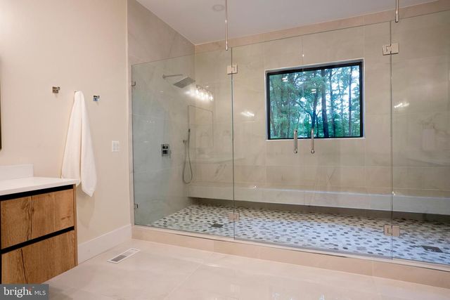 5947 DOYLE RD, Clifton, VA 20124
