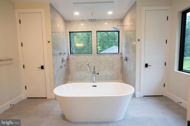 5947 DOYLE RD, Clifton, VA 20124