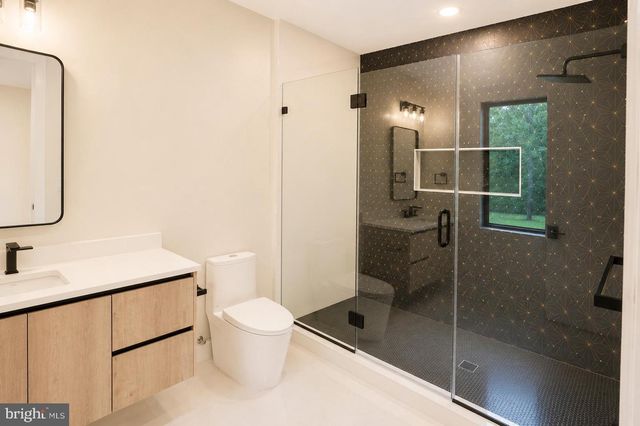 5947 DOYLE RD, Clifton, VA 20124