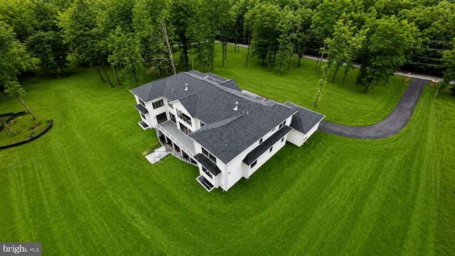 5947 DOYLE RD, Clifton, VA 20124