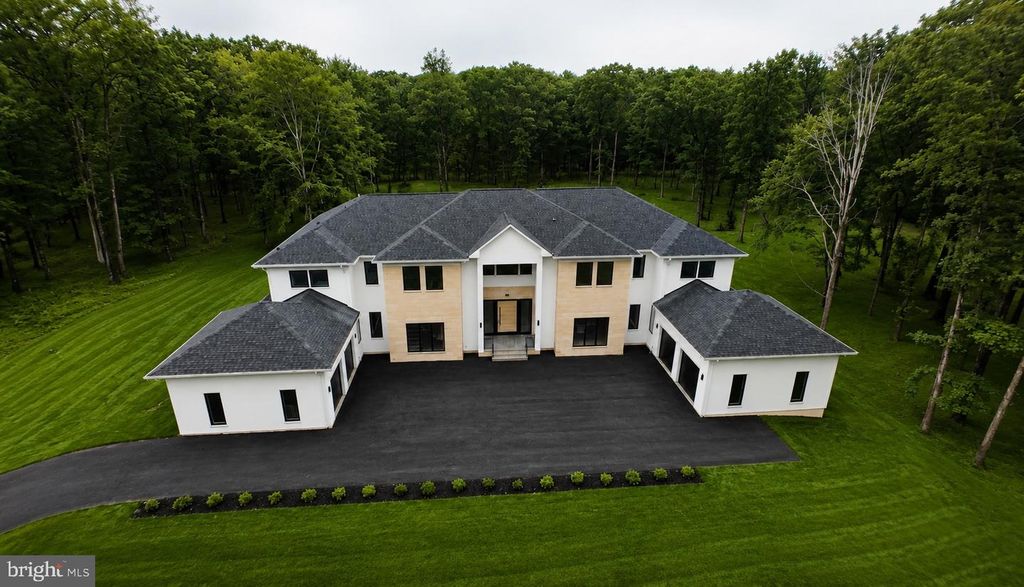 5947 DOYLE RD, Clifton, VA 20124