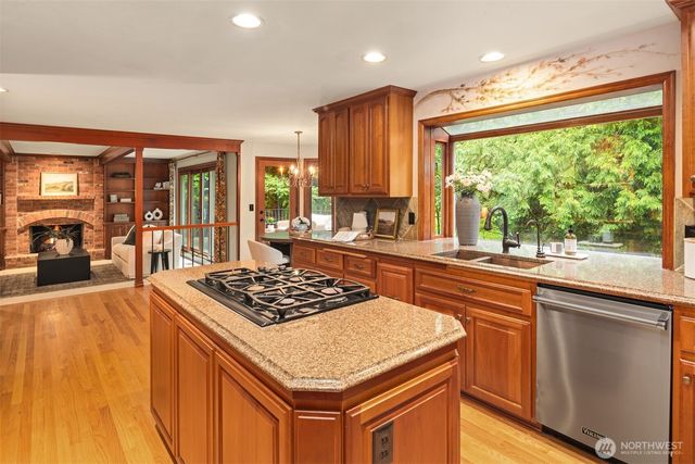18138 NE 130th Place, Redmond, WA 98052