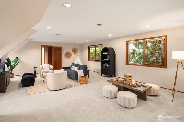 18138 NE 130th Place, Redmond, WA 98052