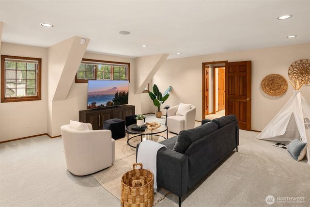 18138 NE 130th Place, Redmond, WA 98052