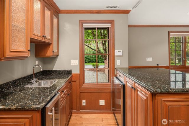 18138 NE 130th Place, Redmond, WA 98052