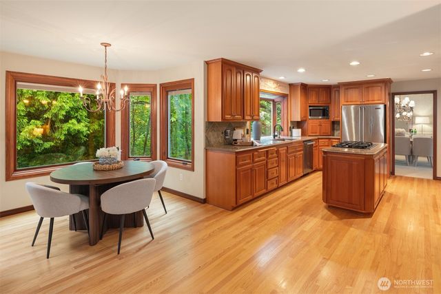 18138 NE 130th Place, Redmond, WA 98052