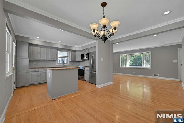 430 Bender Avenue, Roselle Park, NJ 07204