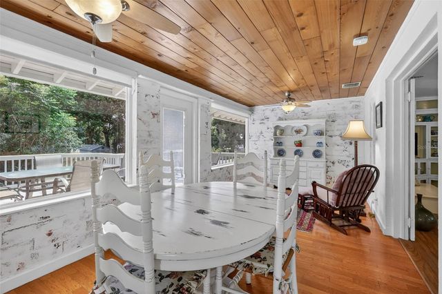 422 W 11TH AVENUE, Mount Dora, FL 32757