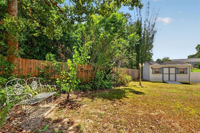 422 W 11TH AVENUE, Mount Dora, FL 32757