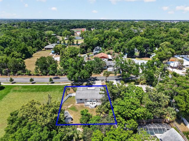 422 W 11TH AVENUE, Mount Dora, FL 32757